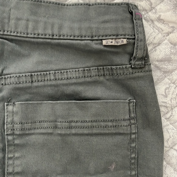 Junior size 0 gray shorts button fly - Picture 6 of 6